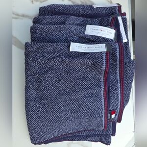 Vintage Tommy Hilfiger Bath Towel Gray White Blue Red